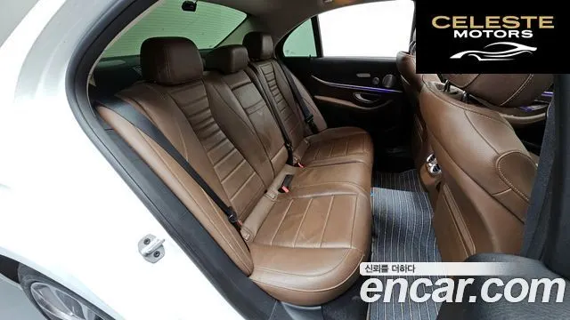 MERCEDES BENZ E-Classe W213 E300 4MATIC Avantgarde 2019 — photo 16 sur 41