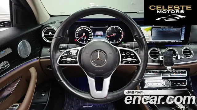 MERCEDES BENZ E-Classe W213 E300 4MATIC Avantgarde 2019 — photo 19 sur 41