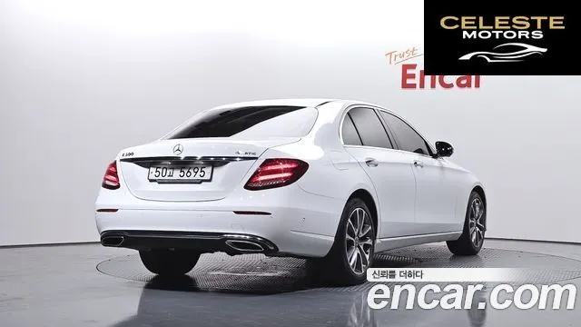 MERCEDES BENZ E-Classe W213 E300 4MATIC Avantgarde 2019 — photo 2 sur 41
