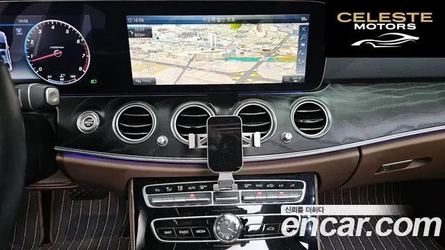 MERCEDES BENZ E-Classe W213 E300 4MATIC Avantgarde 2019 — photo 20 sur 41