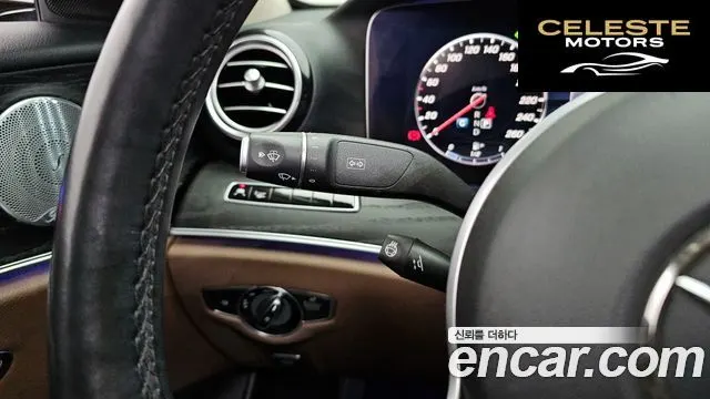 MERCEDES BENZ E-Classe W213 E300 4MATIC Avantgarde 2019 — photo 27 sur 41