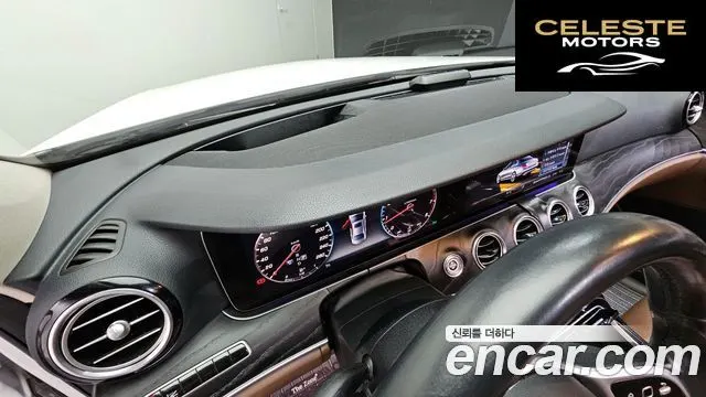MERCEDES BENZ E-Classe W213 E300 4MATIC Avantgarde 2019 — photo 31 sur 41