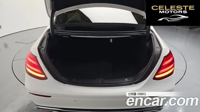 MERCEDES BENZ E-Classe W213 E300 4MATIC Avantgarde 2019 — photo 34 sur 41