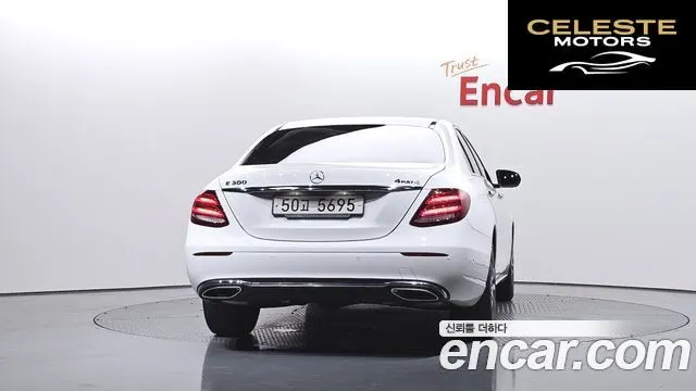 MERCEDES BENZ E-Classe W213 E300 4MATIC Avantgarde 2019 — photo 4 sur 41