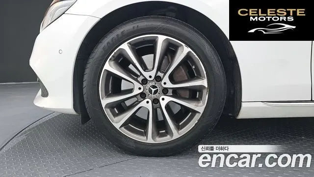 MERCEDES BENZ E-Classe W213 E300 4MATIC Avantgarde 2019 — photo 5 sur 41