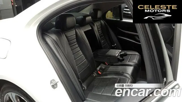 MERCEDES BENZ E-Classe W213 E300 Avantgarde 2017 — photo 11 sur 20