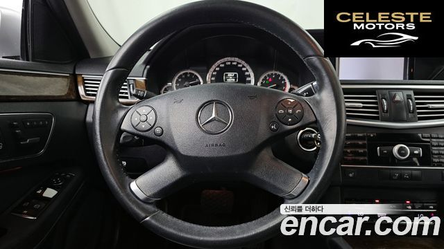 MERCEDES BENZ E-Classe W212 E200 CGI 2012 — photo 13 sur 20
