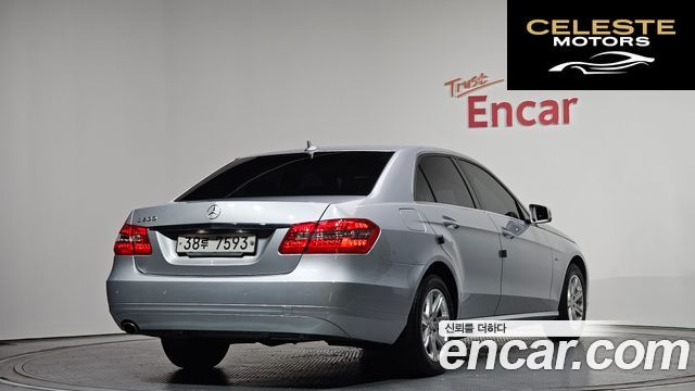 MERCEDES BENZ E-Classe W212 E200 CGI 2012 — photo 2 sur 20