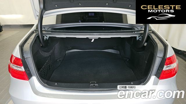 MERCEDES BENZ E-Classe W212 E200 CGI 2012 — photo 20 sur 20