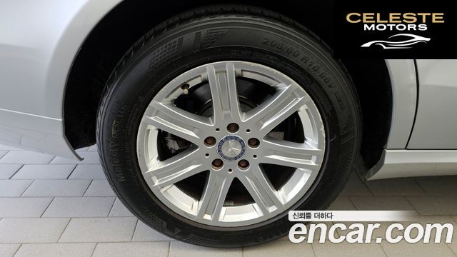 MERCEDES BENZ E-Classe W212 E200 CGI 2012 — photo 5 sur 20