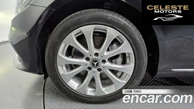 MERCEDES BENZ E-Classe W213 E220d 4MATIC Exclusive 2019 — photo 4 sur 30
