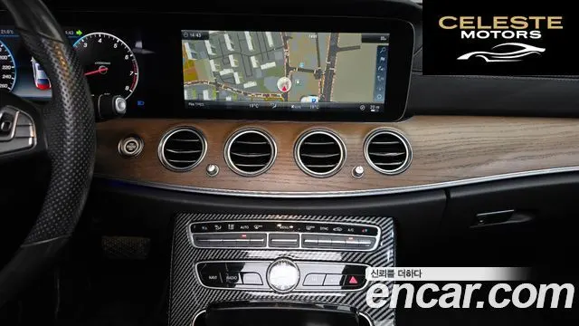 MERCEDES BENZ E-Classe W213 E300 4MATIC Exclusive 2018 — photo 19 sur 34