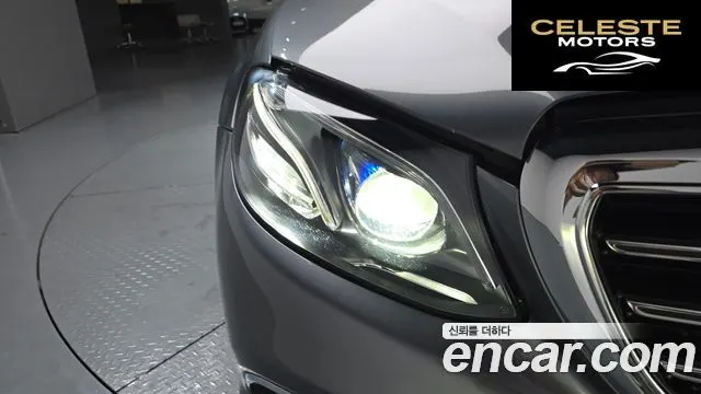 MERCEDES BENZ E-Classe W213 E300 4MATIC Exclusive 2018 — photo 7 sur 34