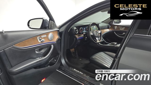MERCEDES BENZ E-Classe W213 E300 4MATIC Exclusive 2018 — photo 12 sur 34