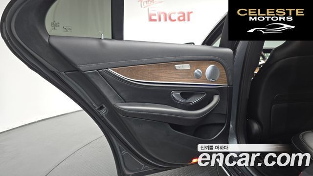 MERCEDES BENZ E-Classe W213 E300 4MATIC Exclusive 2018 — photo 14 sur 34