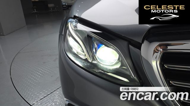 MERCEDES BENZ E-Classe W213 E300 4MATIC Exclusive 2018 — photo 7 sur 34