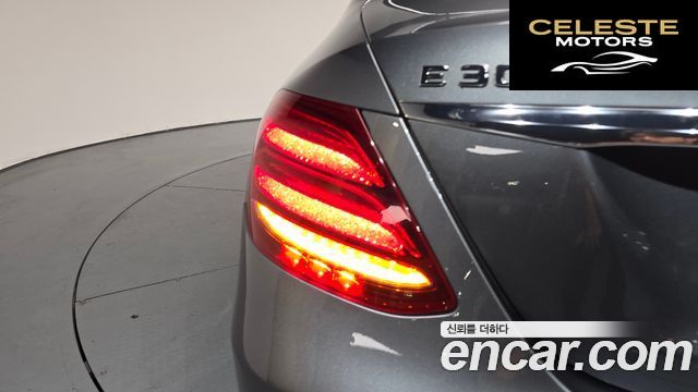 MERCEDES BENZ E-Classe W213 E300 4MATIC Exclusive 2018 — photo 8 sur 34