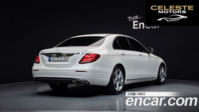 MERCEDES BENZ E-Classe W213 E200 Avantgarde 2018 — photo 2 sur 32