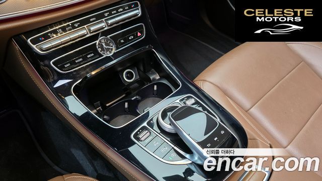 MERCEDES BENZ E-Classe W213 E200 Avantgarde 2018 — photo 22 sur 32