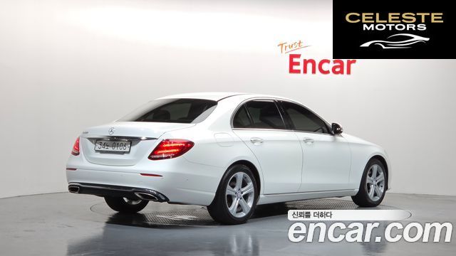 MERCEDES BENZ E-Classe W213 E200 Avantgarde 2017 — photo 2 sur 20