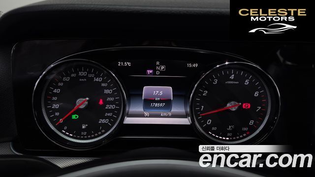 MERCEDES BENZ E-Classe W213 E200 Avantgarde 2017 — photo 8 sur 20