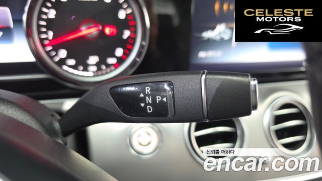 MERCEDES BENZ E-Classe W213 E200 Avantgarde 2017 — photo 9 sur 20