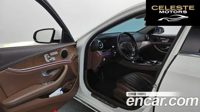 MERCEDES BENZ E-Classe W213 E300 Exclusive 2017 — photo 13 sur 35