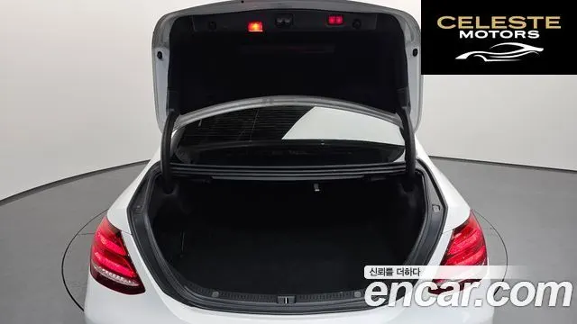 MERCEDES BENZ E-Classe W213 E300 Exclusive 2017 — photo 34 sur 35