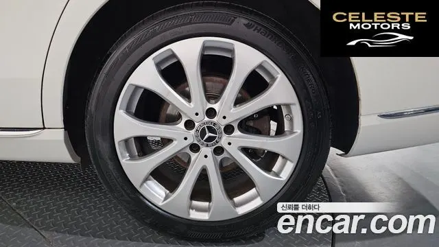 MERCEDES BENZ E-Classe W213 E300 Exclusive 2017 — photo 7 sur 35