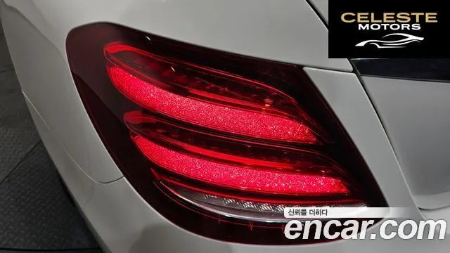 MERCEDES BENZ E-Classe W213 E300 Exclusive 2017 — photo 9 sur 35
