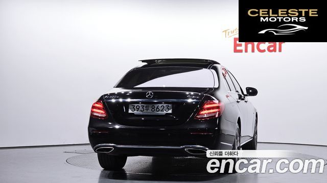 MERCEDES BENZ E-Classe W213 E300e Exclusive 2019 — photo 3 sur 31