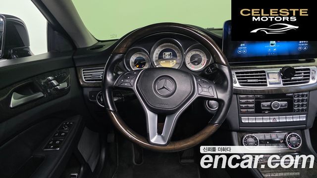 MERCEDES BENZ CLS-Classe W218 CLS350 2012 — photo 12 sur 20