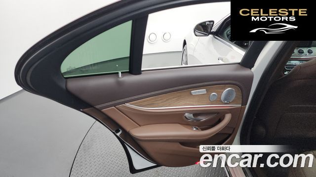 MERCEDES BENZ E-Classe W213 E300 4MATIC Exclusive 2019 — photo 15 sur 35