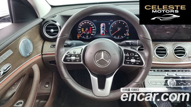MERCEDES BENZ E-Classe W213 E300 4MATIC Exclusive 2019 — photo 19 sur 35