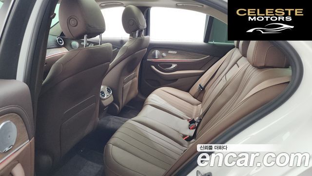 MERCEDES BENZ E-Classe W213 E300 4MATIC Exclusive 2019 — photo 27 sur 35