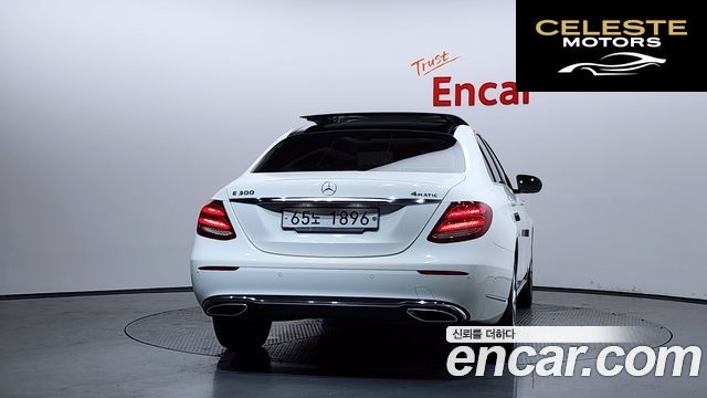 MERCEDES BENZ E-Classe W213 E300 4MATIC Exclusive 2019 — photo 4 sur 35