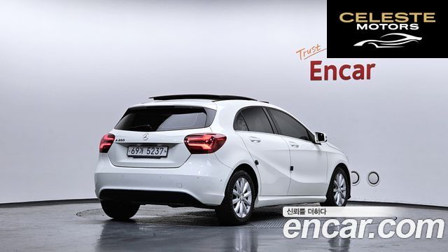 MERCEDES BENZ A-Classe W176 A200 2017 — photo 2 sur 20
