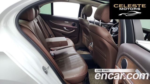 MERCEDES BENZ E-Classe W213 E300 Exclusive 2017 — photo 11 sur 20