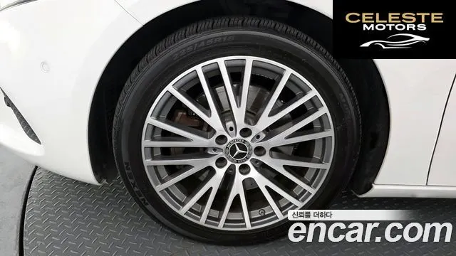 MERCEDES BENZ A-Classe W177 A250 4MATIC Berline 2021 — photo 4 sur 35