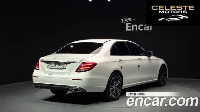 MERCEDES BENZ E-Classe W213 E220d Avantgarde 2020 — photo 2 sur 33