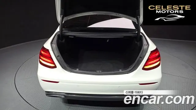 MERCEDES BENZ E-Classe W213 E220d Avantgarde 2020 — photo 26 sur 33