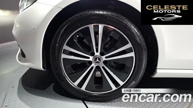 MERCEDES BENZ E-Classe W213 E220d Avantgarde 2020 — photo 5 sur 33