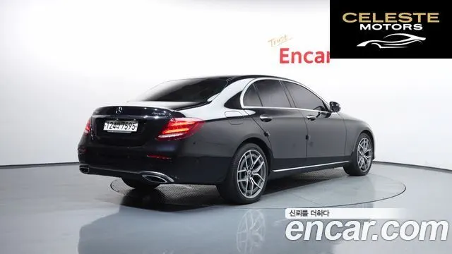 MERCEDES BENZ E-Classe W213 E220d 4MATIC Avantgarde 2017 — photo 2 sur 36