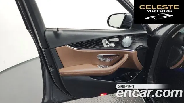 MERCEDES BENZ E-Classe W213 E300 4MATIC Avantgarde 2019 — photo 14 sur 34