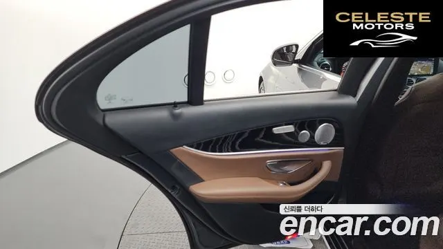 MERCEDES BENZ E-Classe W213 E300 4MATIC Avantgarde 2019 — photo 15 sur 34