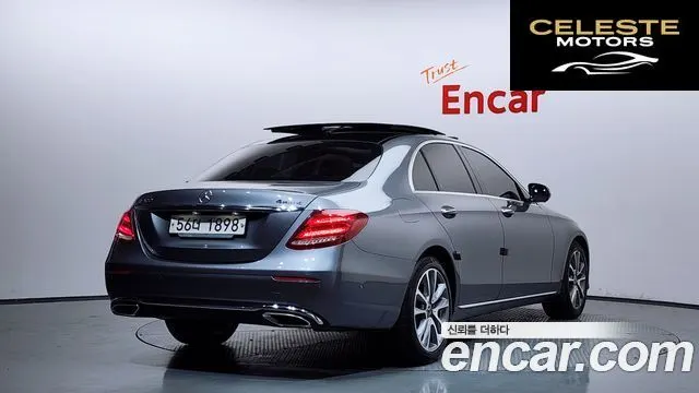 MERCEDES BENZ E-Classe W213 E300 4MATIC Avantgarde 2019 — photo 2 sur 34
