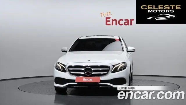MERCEDES BENZ E-Classe W213 E200 Avantgarde 2018 — photo 3 sur 30