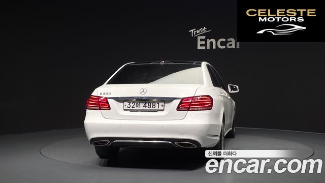 MERCEDES BENZ E-Classe W212 E300 Avantgarde 2014 — photo 4 sur 20