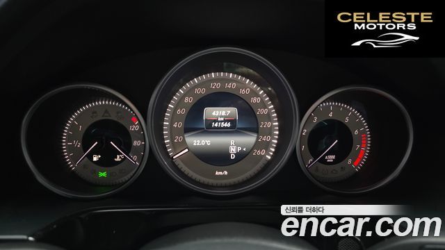 MERCEDES BENZ E-Classe W212 E300 Avantgarde 2014 — photo 8 sur 20