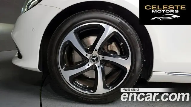 MERCEDES BENZ E-Classe W213 E250 Avantgarde 2020 — photo 5 sur 39